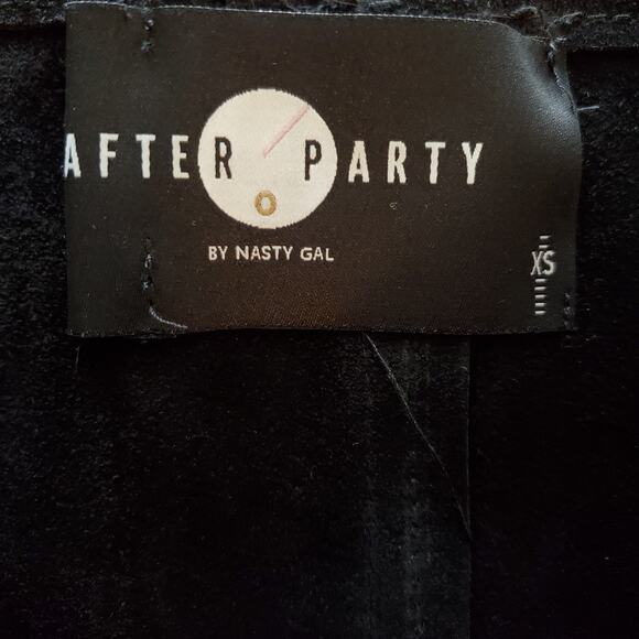 NEW After Party By Nasty Gal Black Suede Laser Cut Snap Front Mini Skirt XS - Picture 6 of 6